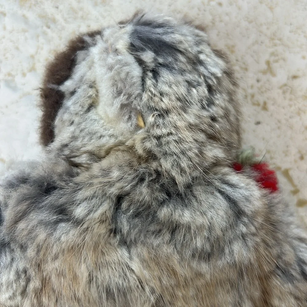 Vintage Handmade Inuit Style Fur & Beaded Doll Collectible Folk Art (FRAGILE) - Picture 11 of 13